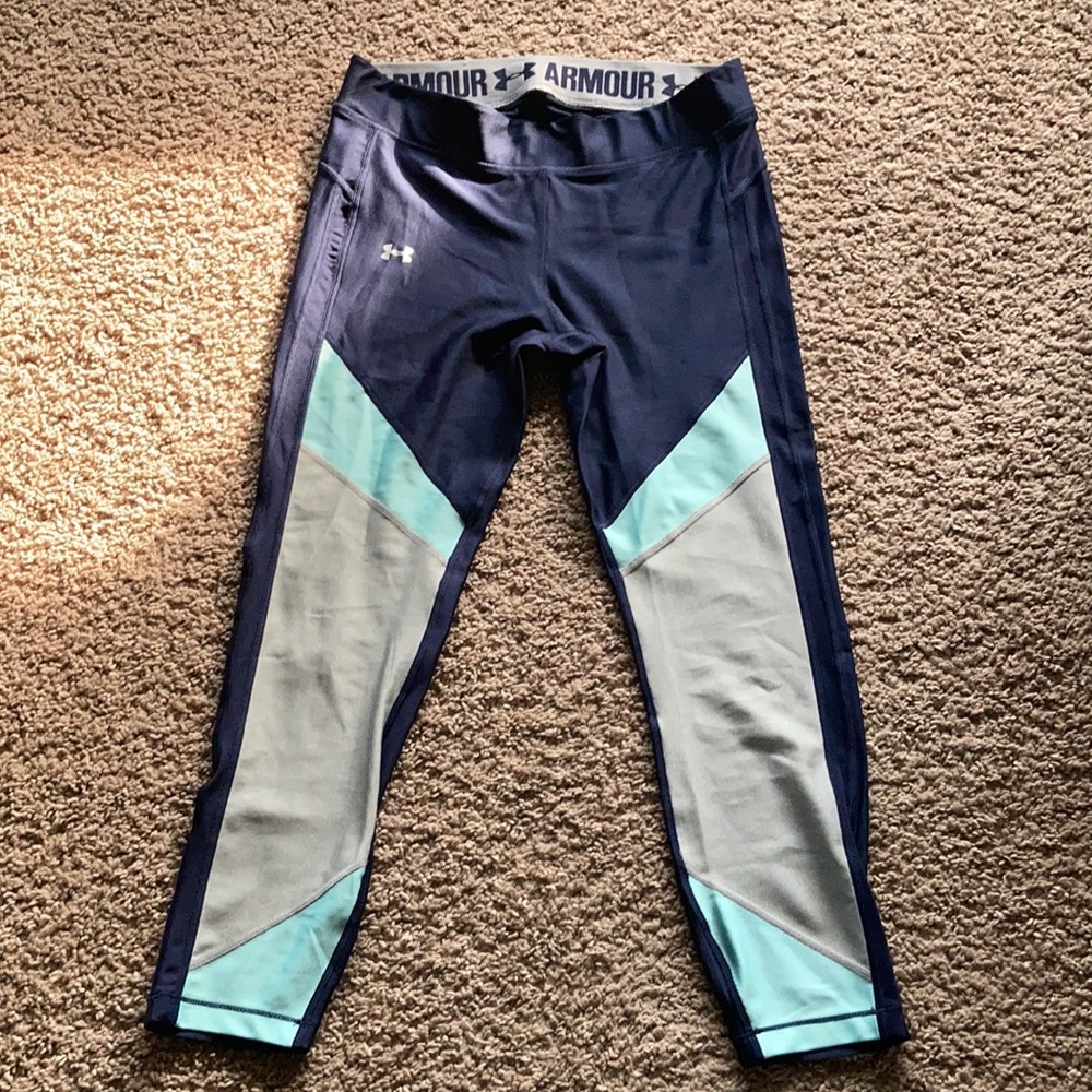 Under Armour Heat Gear color block capris large